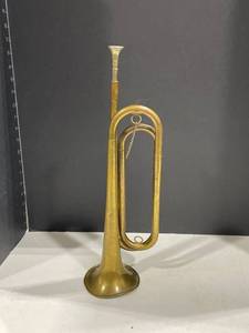lot 4028 image: US Regulation brass bugle