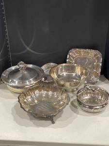 lot 4046 image: Silverplated bowls