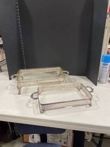 lot 4047 image: Silverplated cake pan stands with 1 Pyrex pan