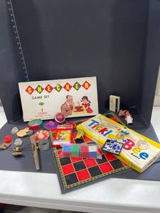 lot 4021 image: Vintage games