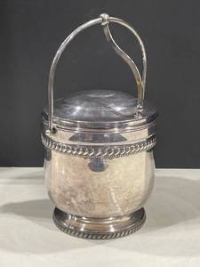lot 4038 image: Silverplate ice bucket