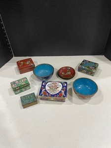 lot 4052 image: Cloisonne trinket boxes and more