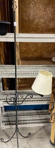 lot 4087 image: Iron lamp 65x20
