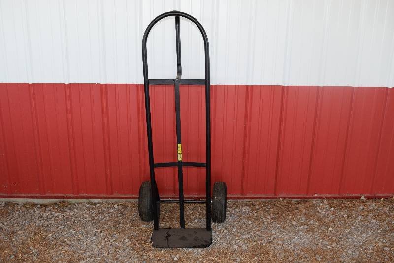 lot 2 image: Milwaukee Hand Truck