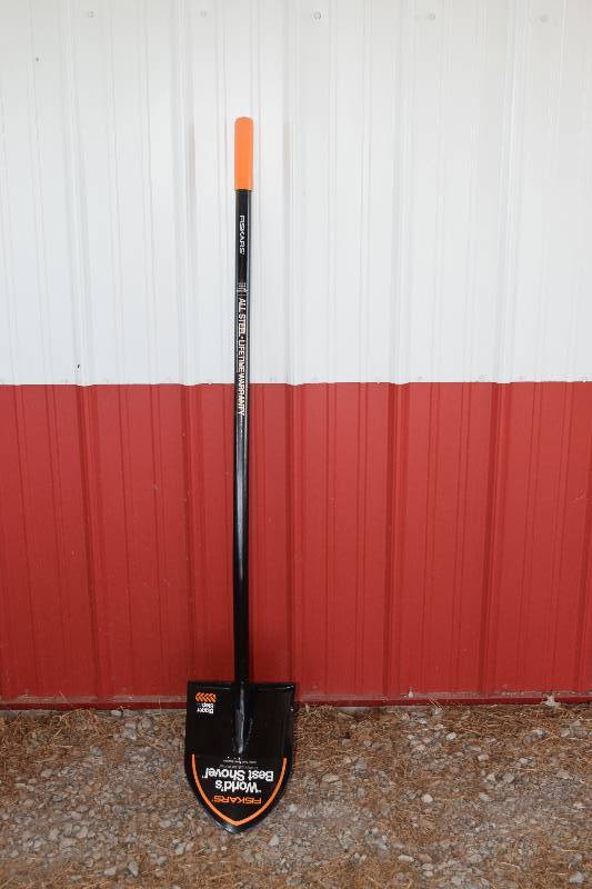 lot 13 image: Fiskars Worlds Best Shovel