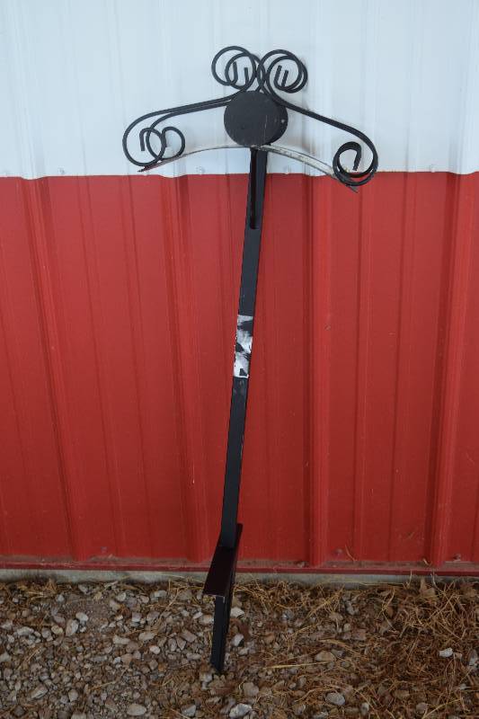 lot 45 image: Liberty Garden Decorative Hose Stand