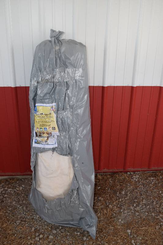 lot 77 image: Roll Pellon Natural Blend Batting