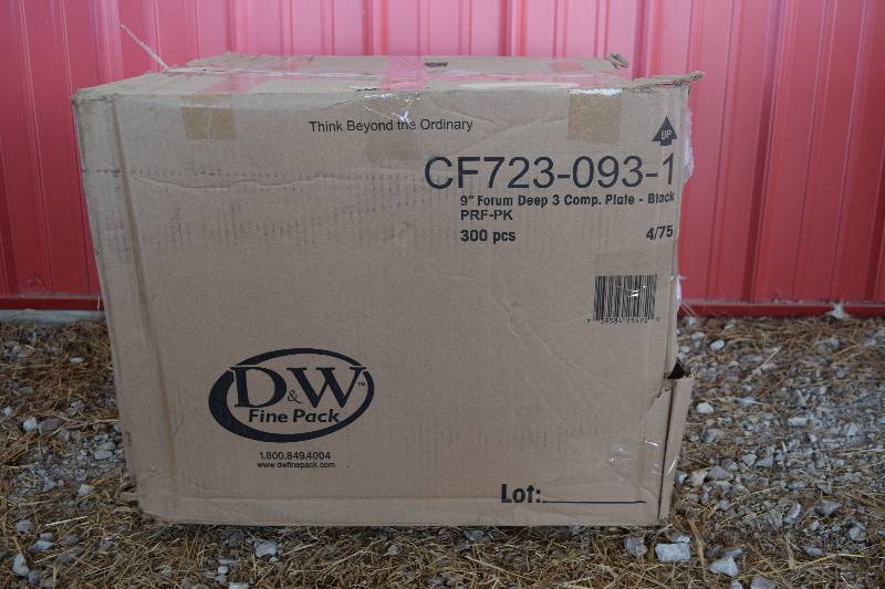 lot 84 image: 300 D&W Fine Pack Deep 3 Compartment Plates