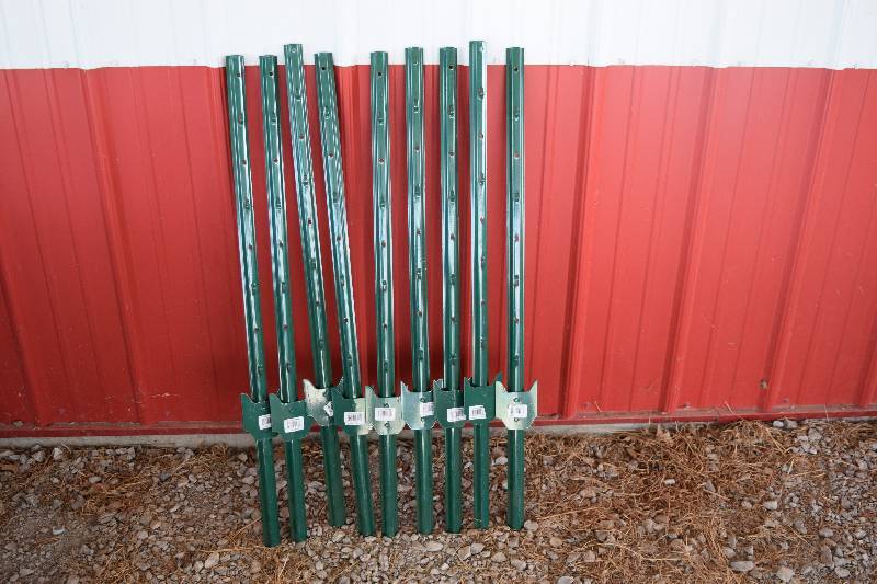 lot 90 image: 9 Posts