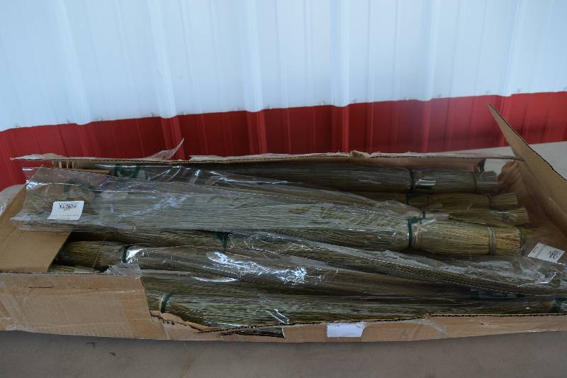 lot 61 image: 12 Bundles Knud Nielson Dune Grass