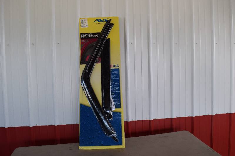 lot 100 image: AVS Vent Visor