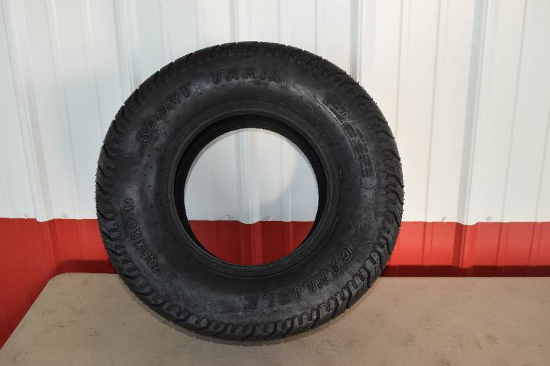 lot 136 image: Carlisle Sport Trail Boat Trailer Tire