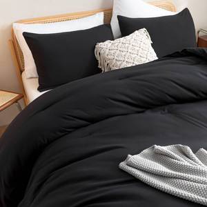 lot 9257 image: ROSGONIA Black Comforter Set Queen, 3pcs(1 Boho Black Comforter & 2 Pillowcases) All Season Bedding Lightweight Bedspread Blanket Quilt Bed Set