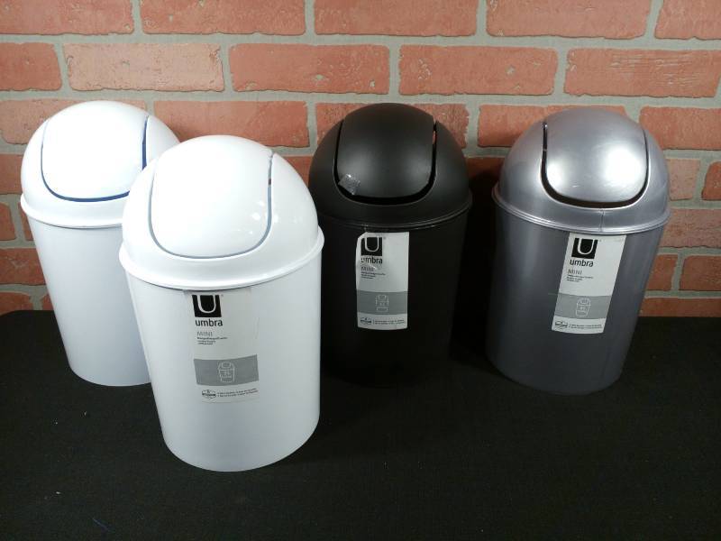 lot 23 image: Umbra Studio Mini Flip-Top Trash Cans