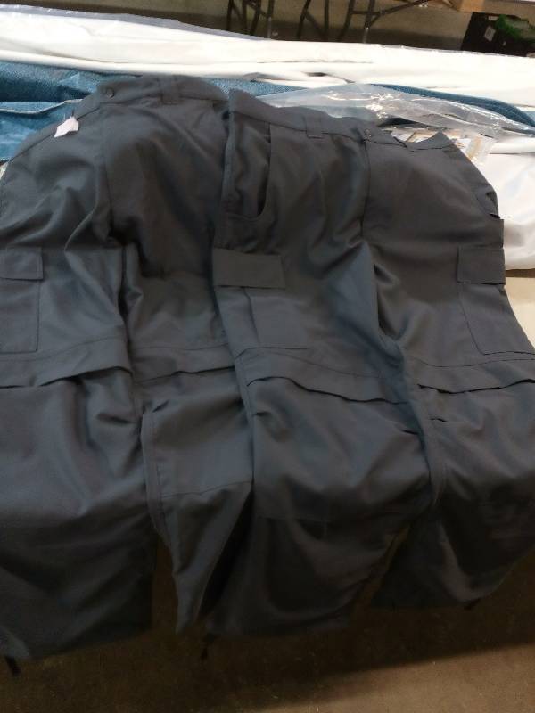 lot 108 image: Cintas Mens Pants