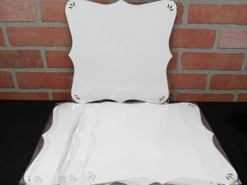 lot 110 image: Decorative Magnetic Metal Off White Board- Great for Photos