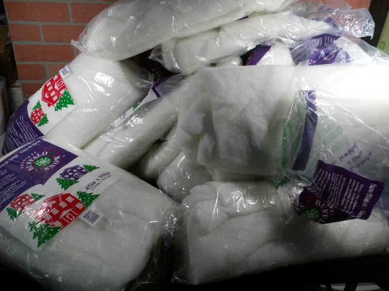lot 130 image: Buffalo Batt & Felt Snow Blankets