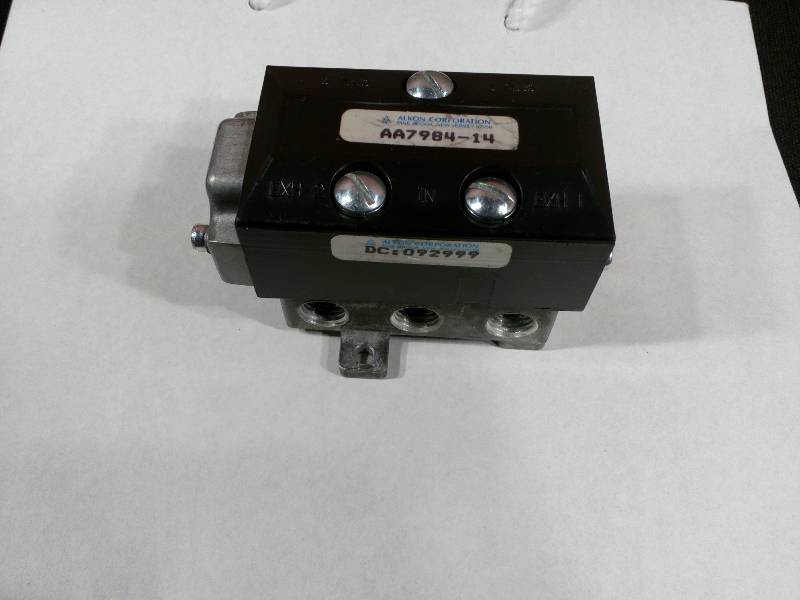 lot 157 image: Alkon Pilot Valve Single 14 Sub Base