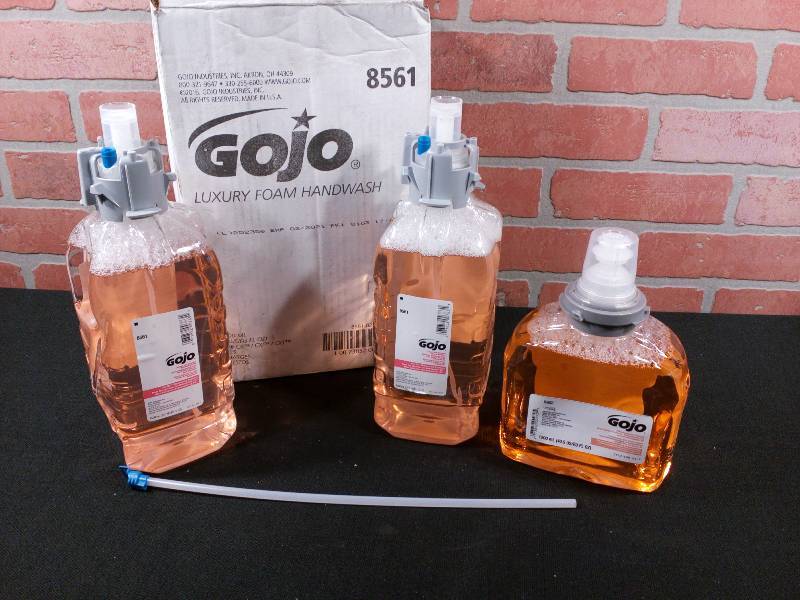 lot 215 image: Gojo Luxury Foam Hand Soap Assortment