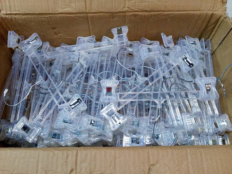 lot 228 image: Plastic SkirtPants Hangers Pinch-Grip 10