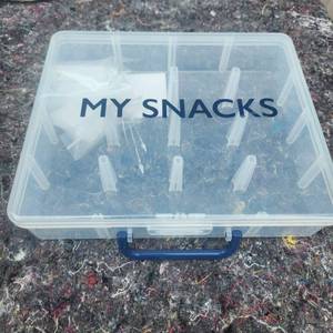 lot 259 image: Snack Box