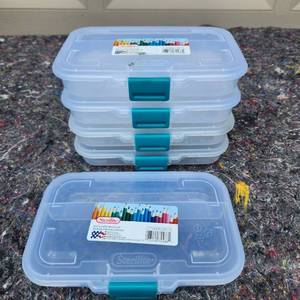 lot 274 image: Lot of 5 Pencil Containers