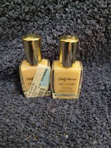 lot 321 image: LOT OF 2 - Sally Hansen NO CHIP 10 Day Nail Color