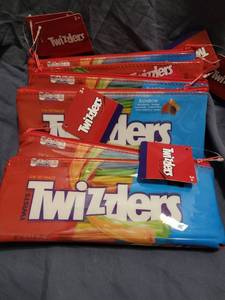 lot 144 image: Lot of 6 Twizzlers Pencil Bags