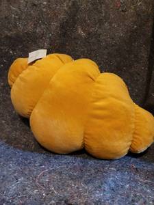 lot 155 image: Decorative Pillow