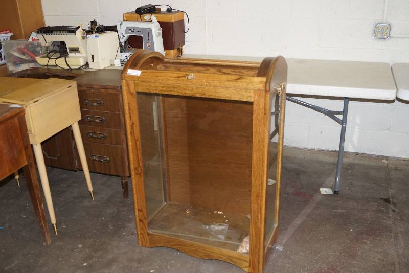 Oak Quilt Display Case Firearms Computers Sewing Machine Vintage