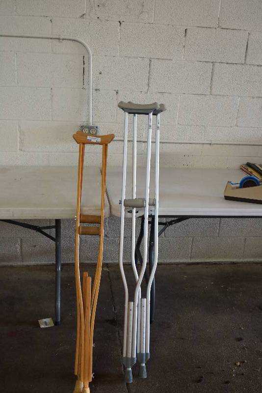 lot 522 image: Crutch Lot- Pair of Aluminum and Wood