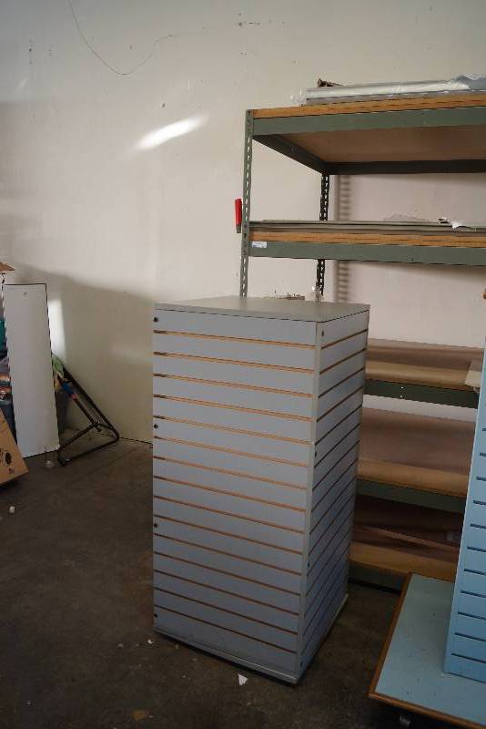 lot 525 image: Slat Wall Display Unit on Swivel Base
