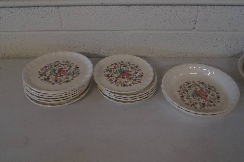 lot 530 image: China Lot- Plates-Saucers-Bowls