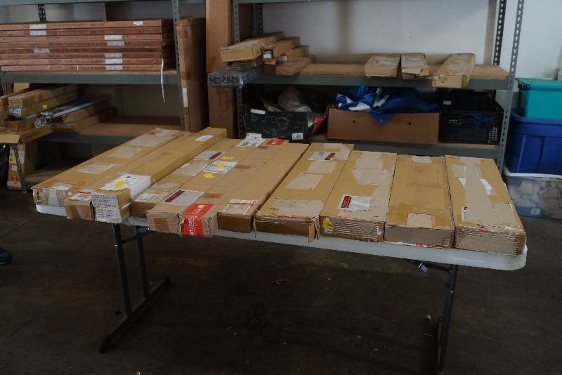 lot 538 image: Lot of 12 NEW Custom Blinds- Window Coverings