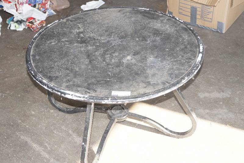 lot 575 image: Round Metal Patio Table- Sturdy