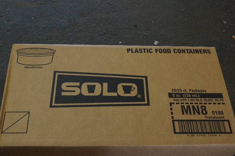 lot 588 image: Case of 500 Solo 8 oz  ConcessionDeli Cups-  Micro Gourmet Great for Paint and Crafts
