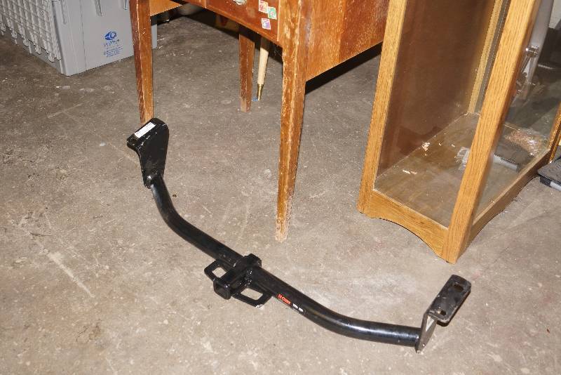 lot 594 image: New Reese Receiver Hitch- Model Number Unknown