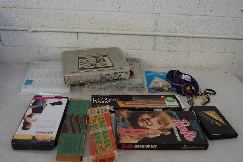 lot 566 image: Lot of Vintage Toys and Games