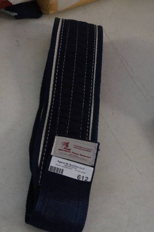 lot 612 image: Weight Lifting Belt