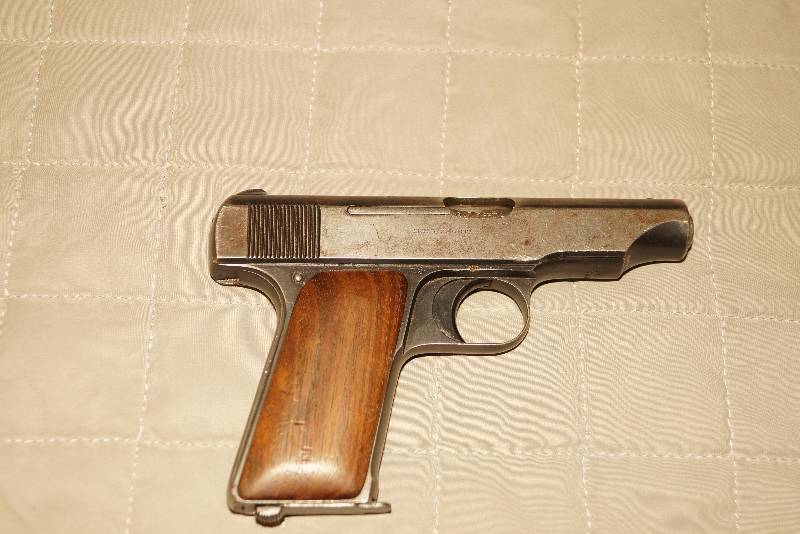 lot 70 image: Deutsche Werks 32 ACP-  German Pistol-  Nice Condition