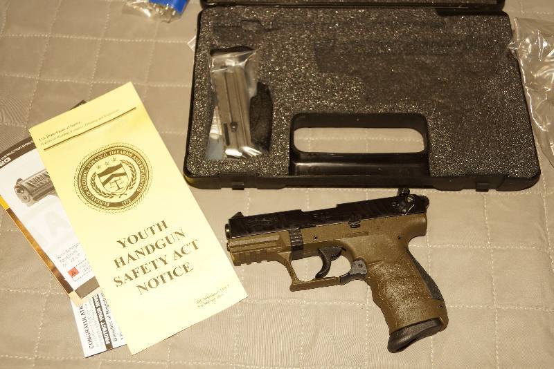 lot 72 image: Walther P22  Army Green .22 Pistol  Threaded Barrel- Great Firearm