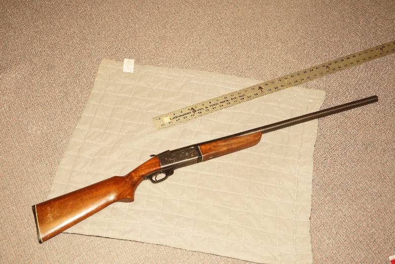 lot 75 image: Brasileia De Cartuchos Model SB Single Shot Shotgun 12 Ga.