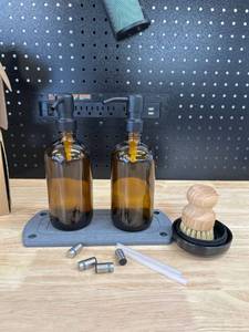 lot 41555 image: Soap and Lotion Set with a stone Tray