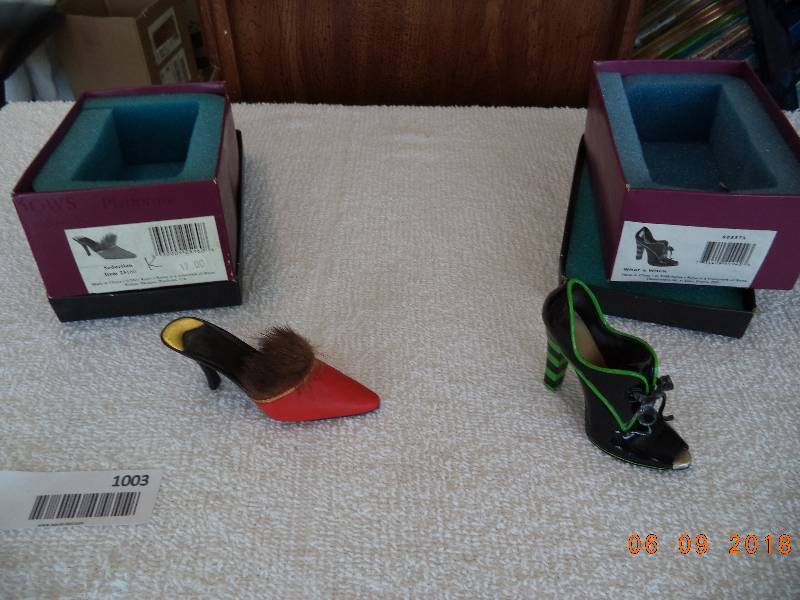 lot 1003 image: Just The Right Shoe Figurines- Collectibles- Seduction and What A Witch