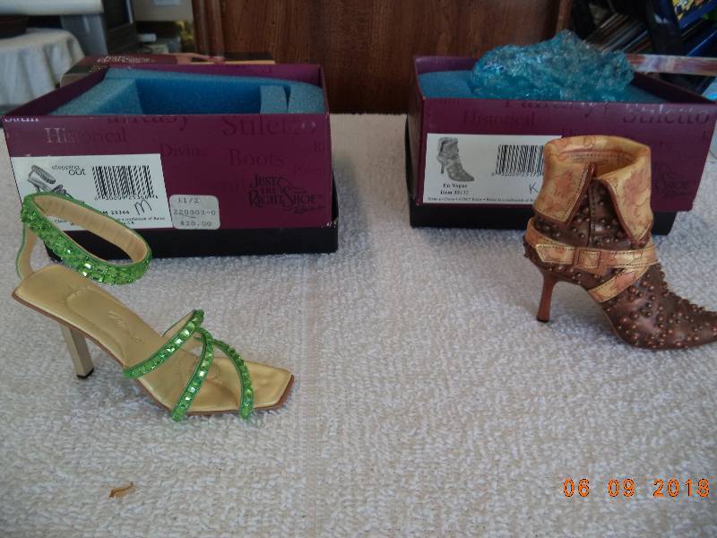 lot 1019 image: Just The Right Shoe Figurines- Collectibles-  High Intensity and En Vogue