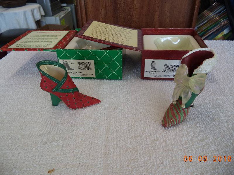 lot 1020 image: Just The Right Shoe Figurines- Collectibles-  Pure Velvet and Christmas Eve Ball Boot
