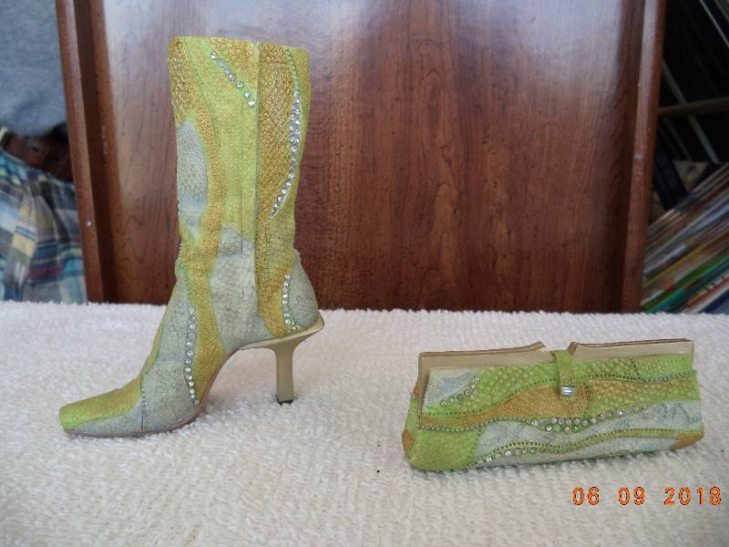 lot 1033 image: Just The Right Shoe Figurines   Shoe and Handbag- Snakeskin Pattern