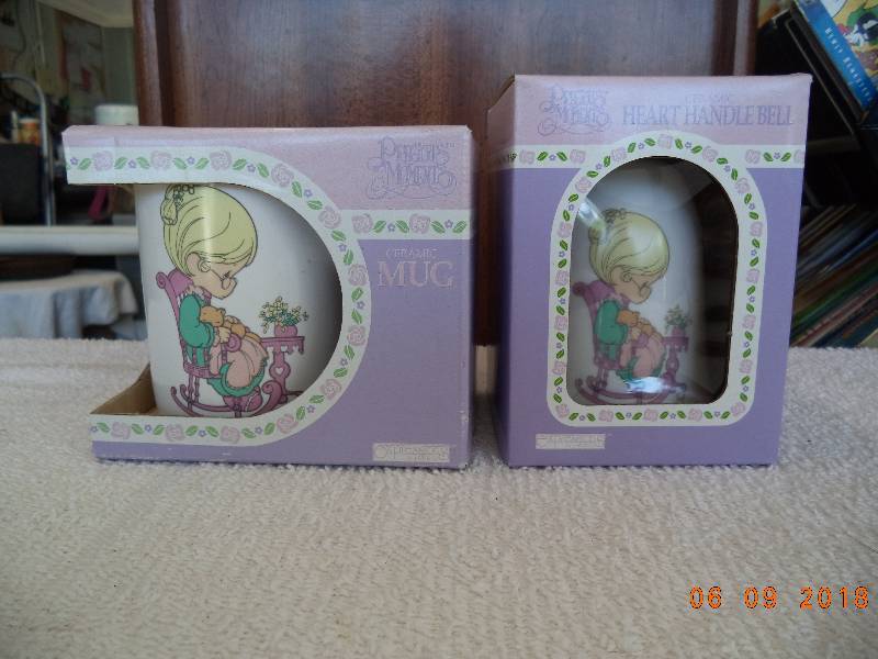 lot 1037 image: Lot of 2 Precious Moments