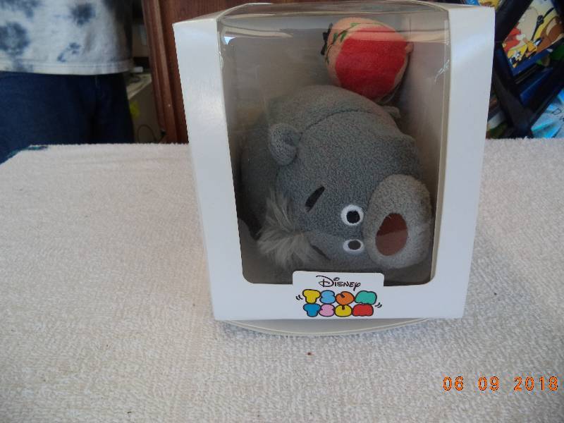 lot 1044 image: Disney TSUM TSUM