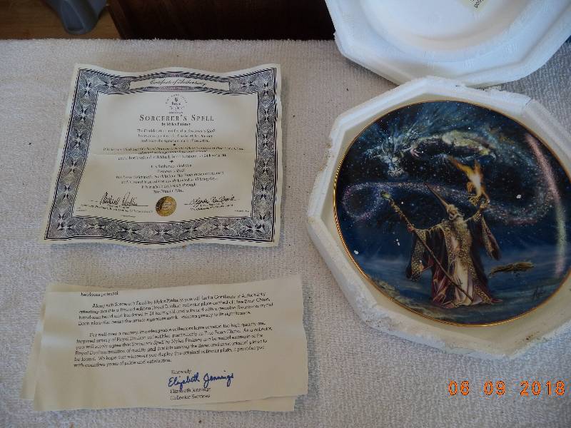 lot 1072 image: Royal Doulton Plate   Sorcerers Spell